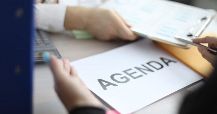 7 consejos para escribir una agenda de reunión efectiva (con pasos)